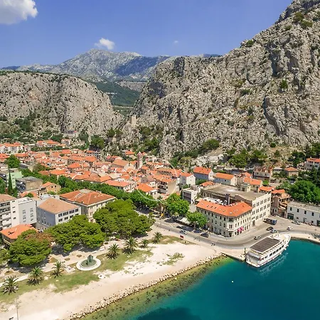 Mama - Traditional In Omis, Free Parking