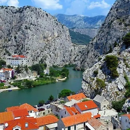 Mama - Traditional In Omis, Free Parking