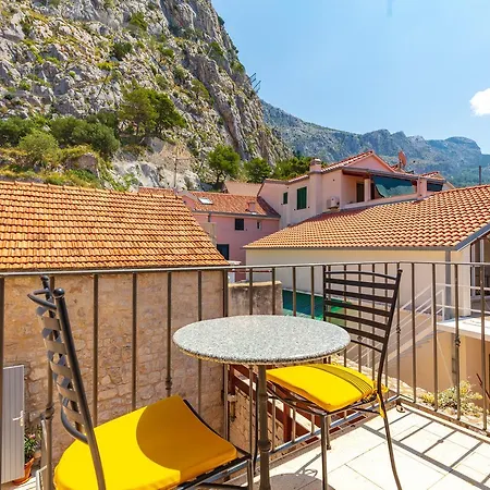 Apartament Mama - Traditional In Omis, Free Parking Omiš