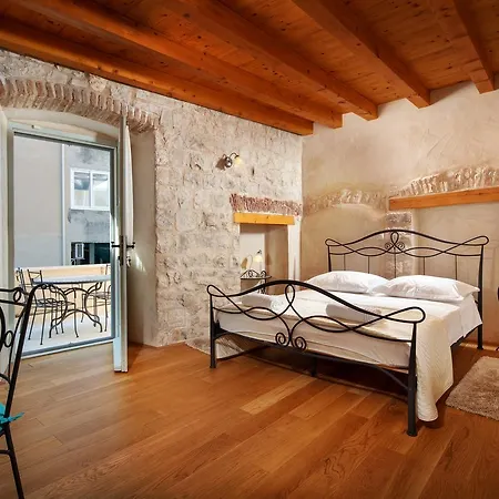 Mama - Traditional In Omis, Free Parking