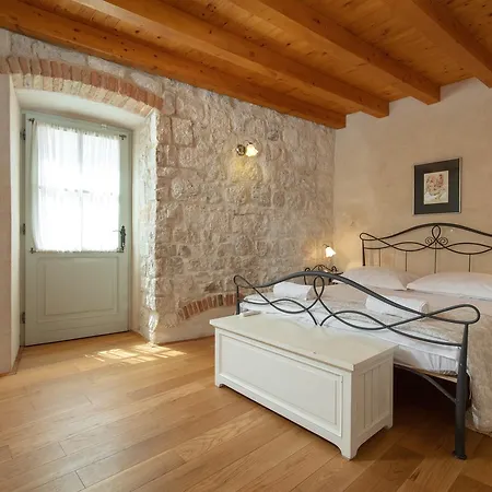 Mama - Traditional In Omis, Free Parking *