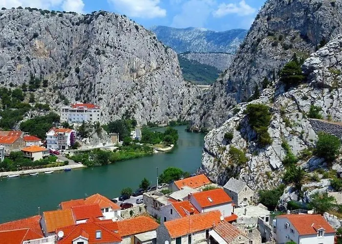 Mama - Traditional In Omis, Free Parking