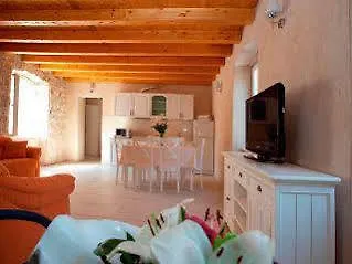 Appartement Mama - Traditional In Omis, Free Parking Omiš